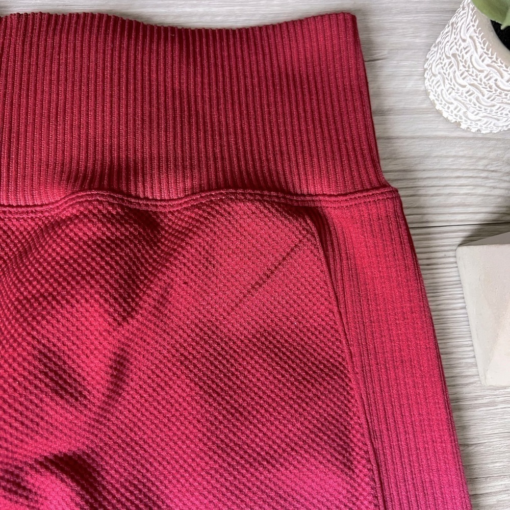 VS PINK ribbed red pink ombre bike shorts size M - Picture 12 of 15
